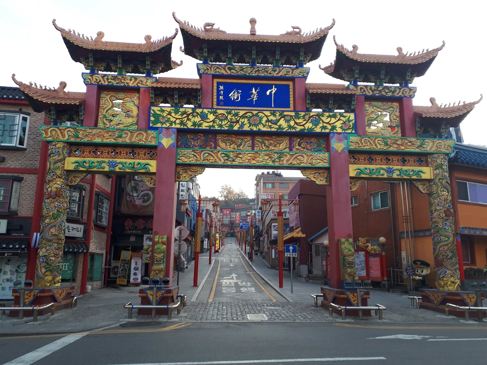 The main gate of Incheon Chinatown