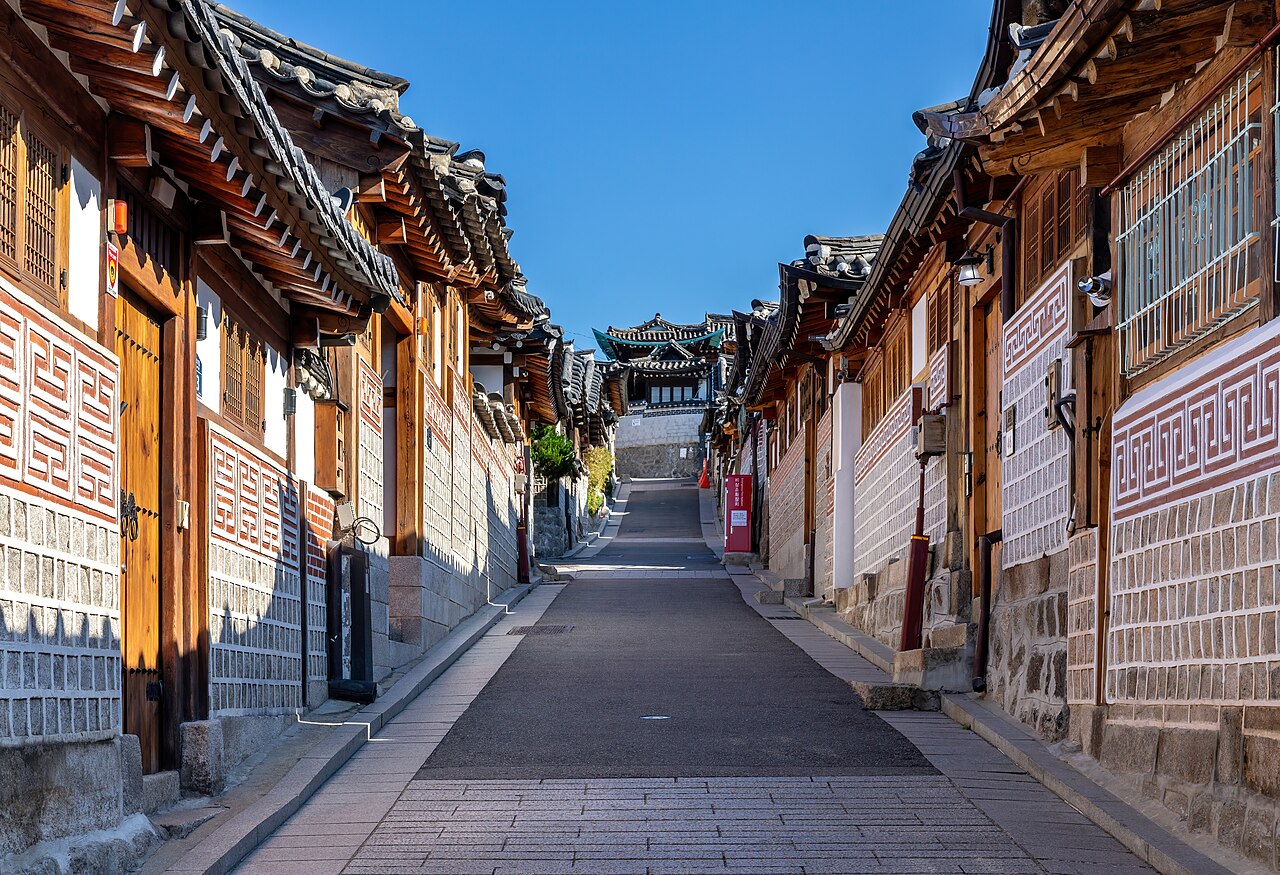 Traditional hanok houses along Bukchon-ro 11-gil in Jongno, Seoul