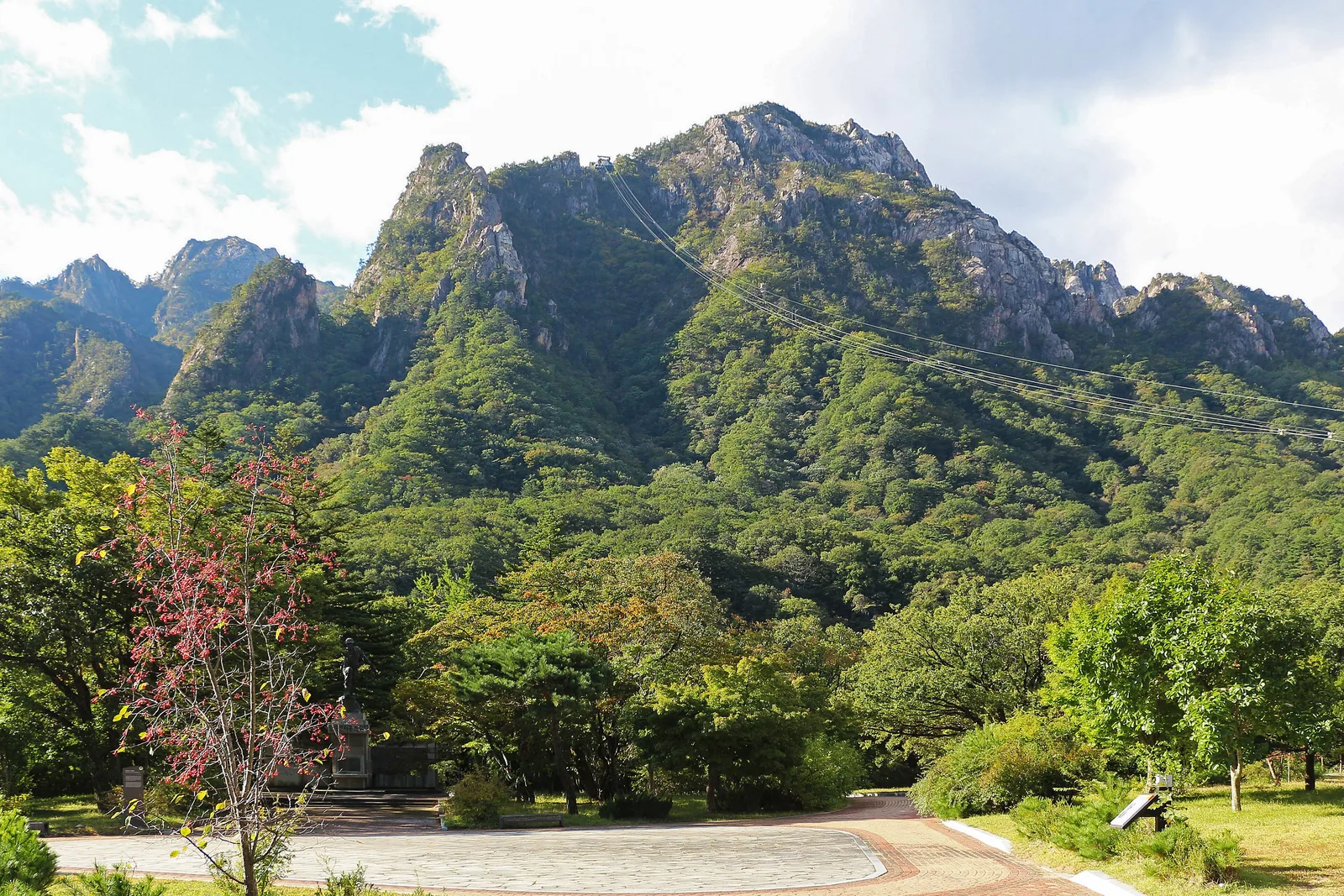 Granite peaks above the Sogongwon area of Seoraksan National Park